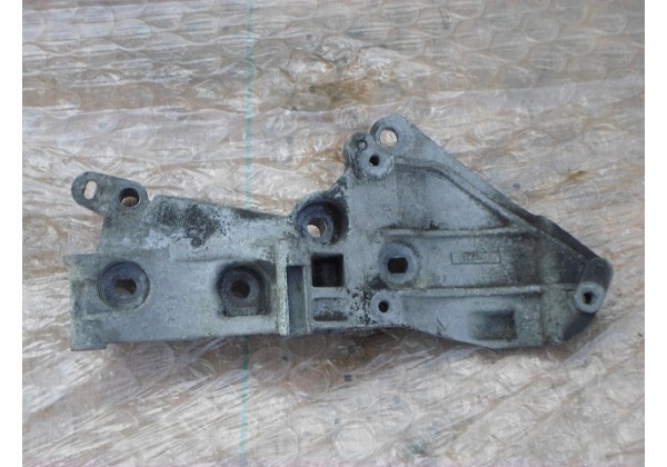 Кронштейн кондиціонера Renault Scenic II, Megane II, Clio II, Kangoo, 1.5 DCi, 1.6 16V, 8200327134